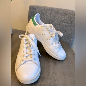 Adidas Stan Smith (Green) size 5 US